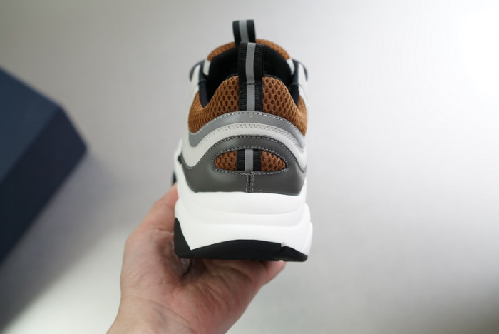 d1or b22 sneaker