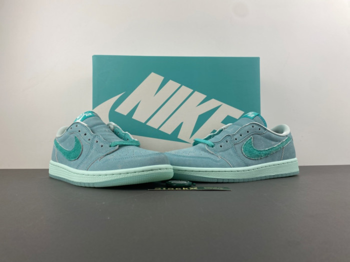 Jordan 1 Retro Low OG Washed Teal HQ8111-300
