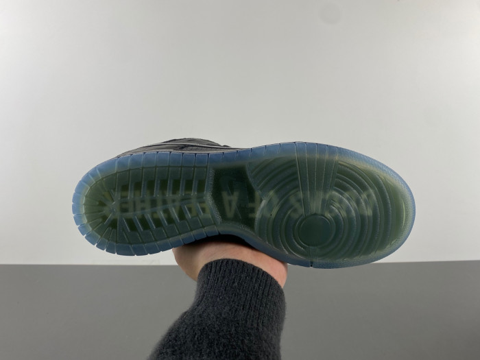 Nike Dunk Low Lux “Oregon Black” x Division Street HV1470-001