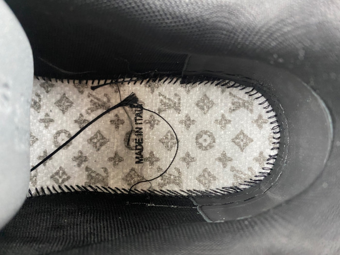 LOU1VTON trainer (EU47)