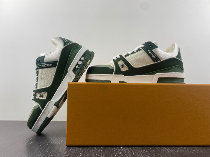 LOU1VTON trainer (EU47)