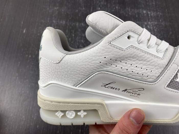 LOU1VTON trainer (EU47)