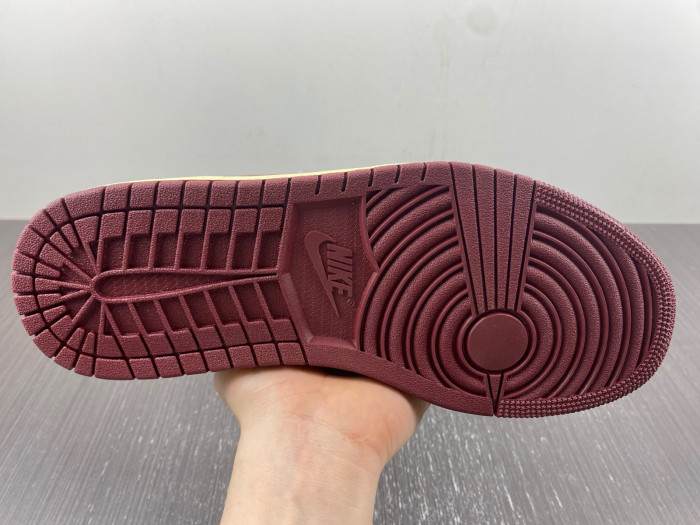 Air Jordan 1 Mid SE Wmns 