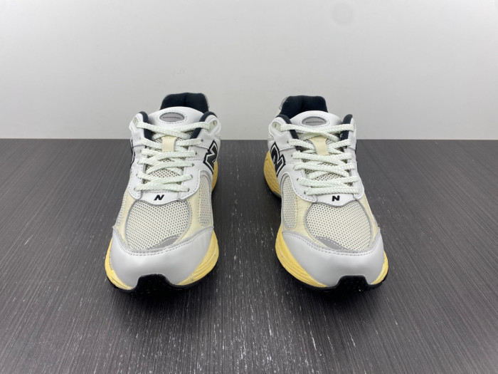 new balance 2002r thisisneverthat white - ml2002rt