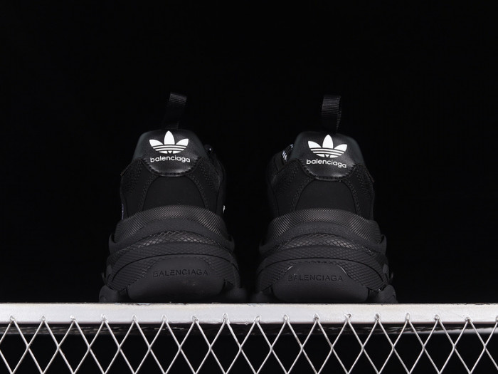 blc* triple s trainer