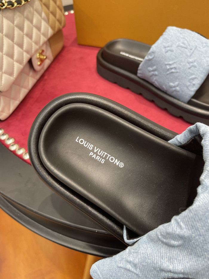 LOU1_TON POOL PILLOW COMFORT MULE (EU35-EU40)