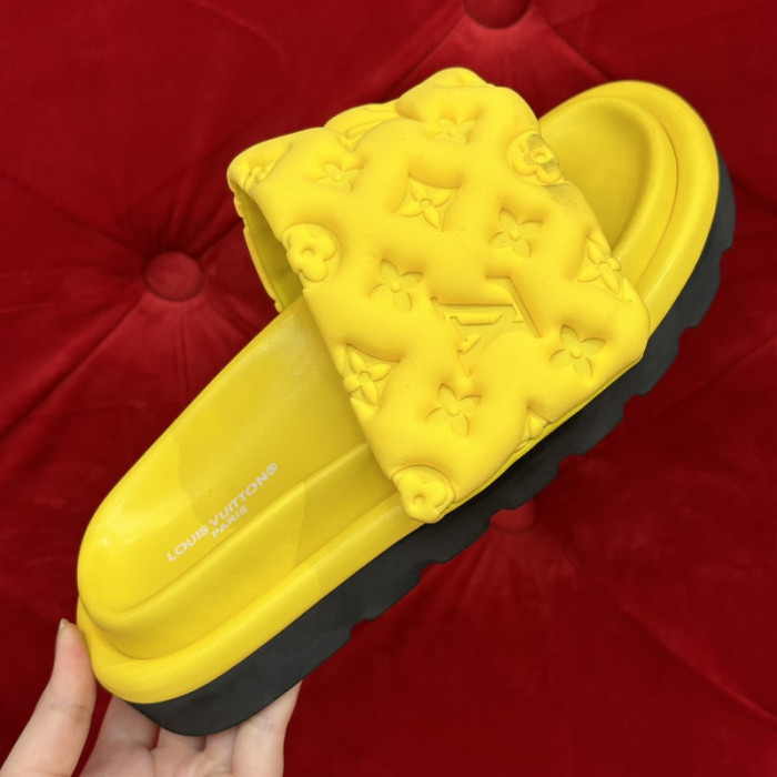 LOU1_TON POOL PILLOW COMFORT MULE (EU35-EU40)