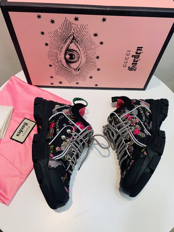 G*u*i1 journey flashtrek jewel crystal low boot