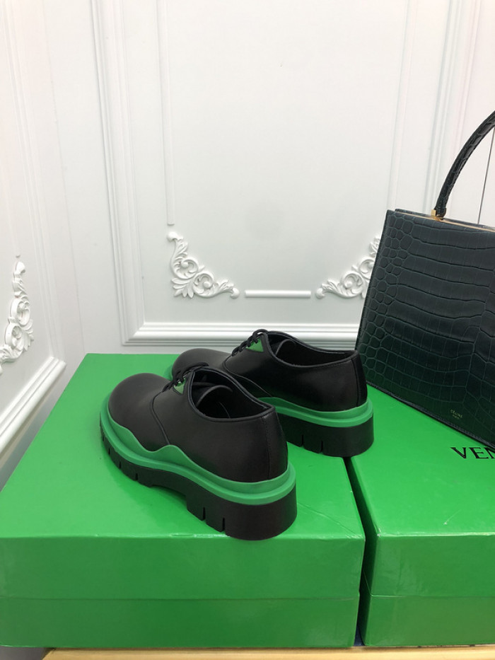 botteg*Ve*ne*ta tire leather ankle boots