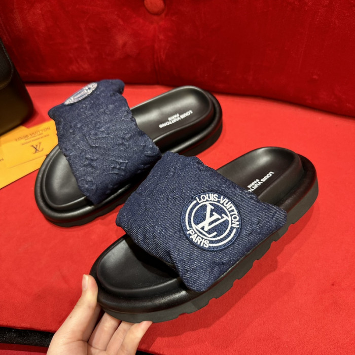 LOU1_TON POOL PILLOW COMFORT MULE (EU35-EU40)