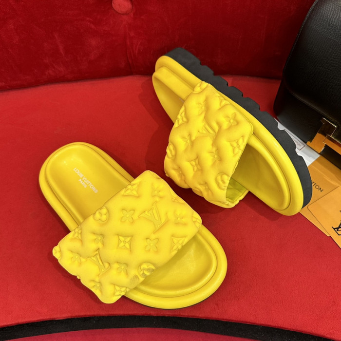 LOU1_TON POOL PILLOW COMFORT MULE (EU35-EU40)