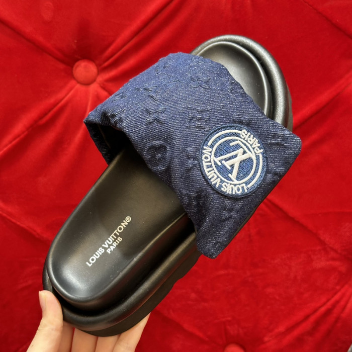 LOU1_TON POOL PILLOW COMFORT MULE (EU35-EU40)